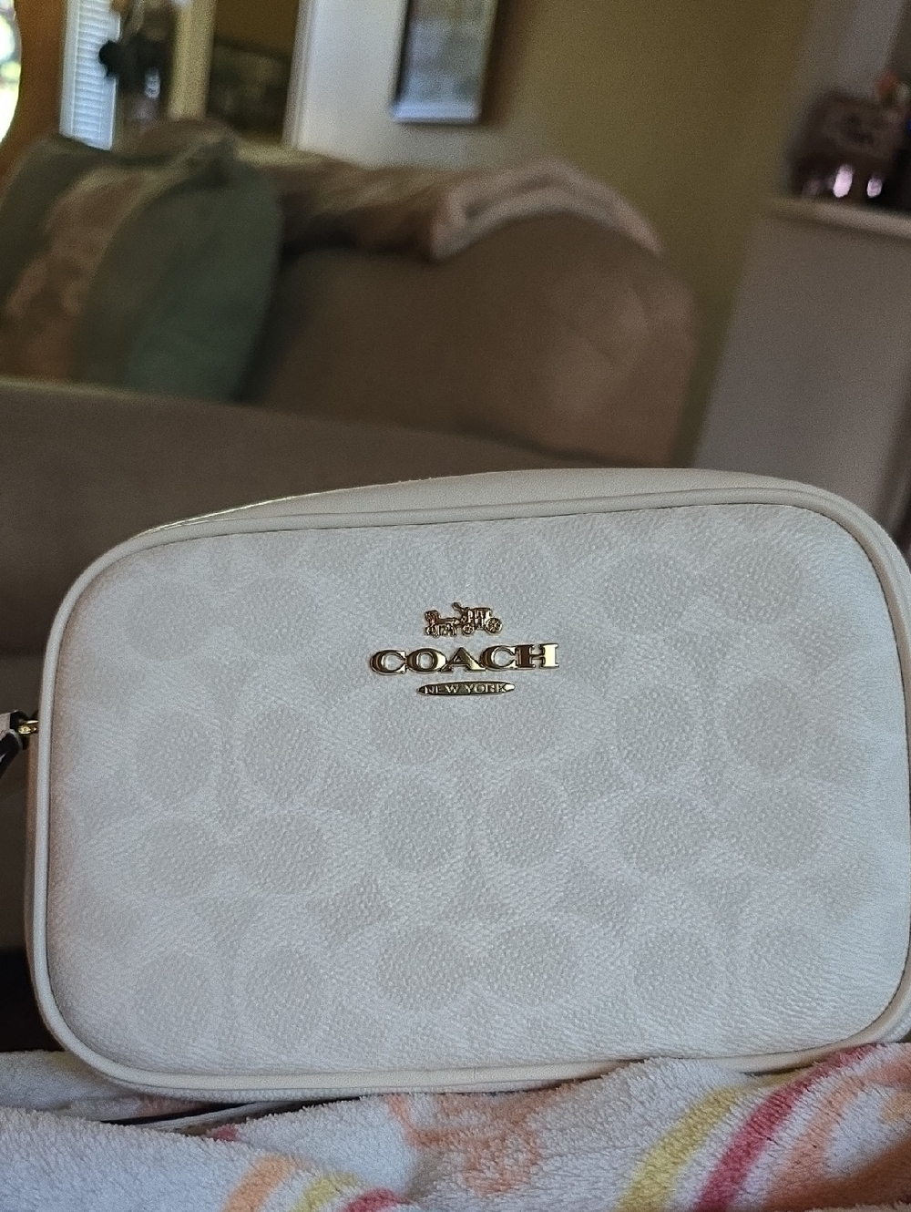 Coach NWOT CY752 White/ Cream Signature Canvas Crossbody with Gold Logo